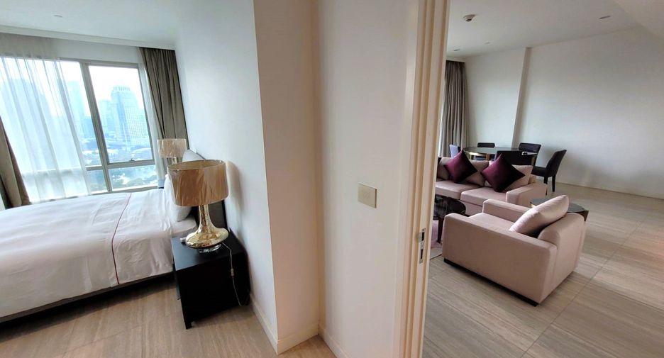 For rent 3 bedrooms condo in Pathum Wan, Bangkok