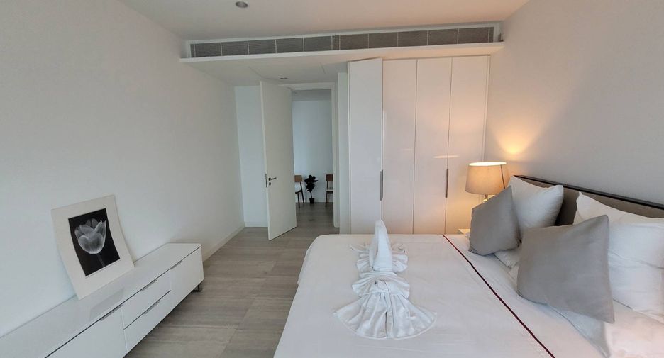 For rent 2 bedrooms condo in Pathum Wan, Bangkok