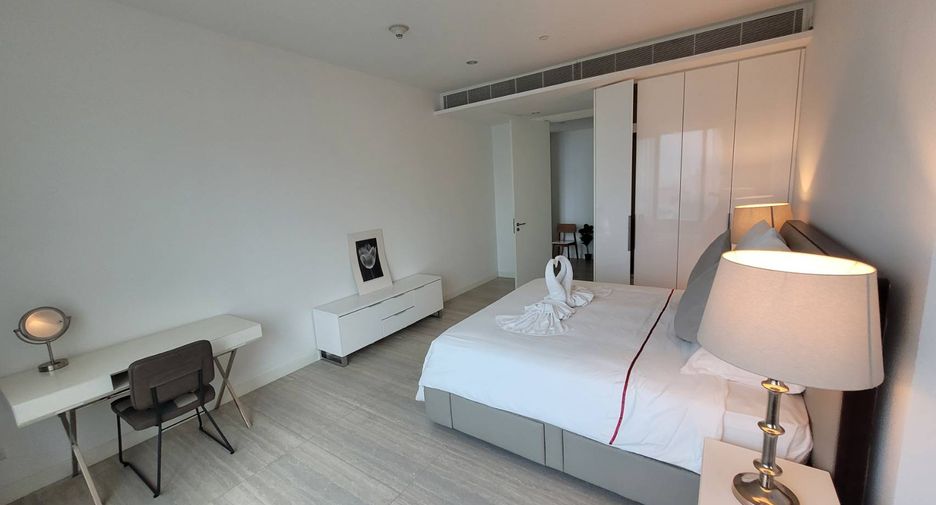 For rent 2 bedrooms condo in Pathum Wan, Bangkok