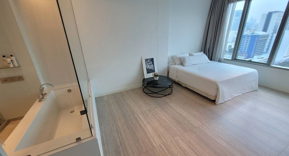 For rent 2 bedrooms condo in Pathum Wan, Bangkok