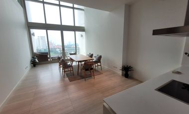 For rent 2 bedrooms condo in Pathum Wan, Bangkok