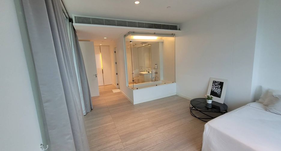 For rent 2 bedrooms condo in Pathum Wan, Bangkok