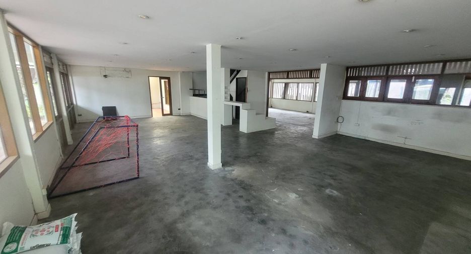For rent 5 ベッドルーム house in Watthana, Bangkok