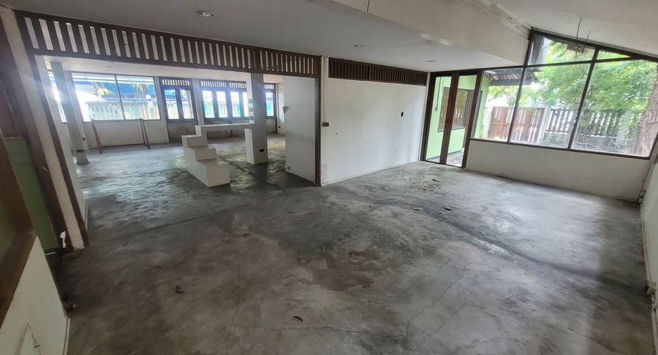 For rent 5 ベッドルーム house in Watthana, Bangkok
