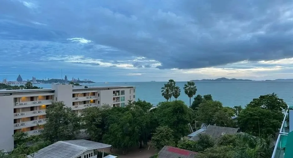 For sale 2 ベッドルーム condo in Bang Lamung, Chonburi