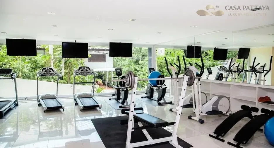 For sale 2 ベッドルーム condo in Bang Lamung, Chonburi