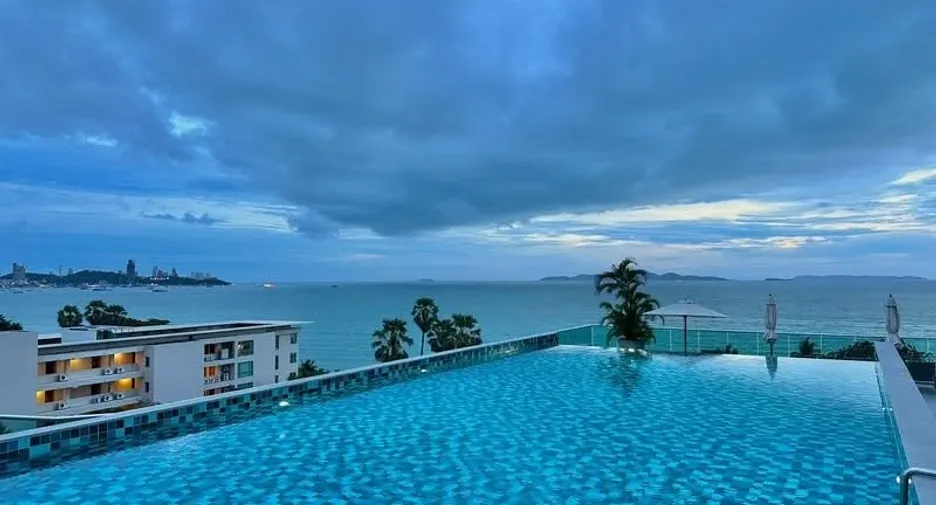 For sale 2 ベッドルーム condo in Bang Lamung, Chonburi