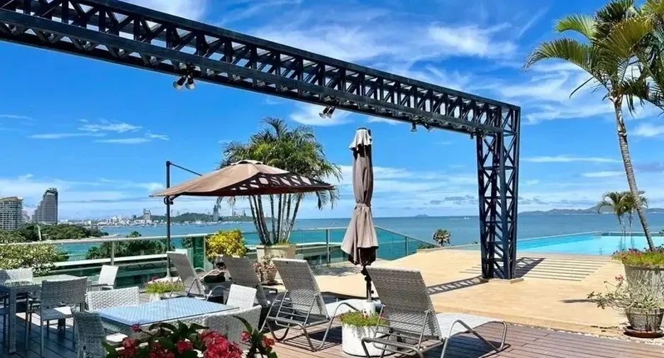 For sale 2 ベッドルーム condo in Bang Lamung, Chonburi