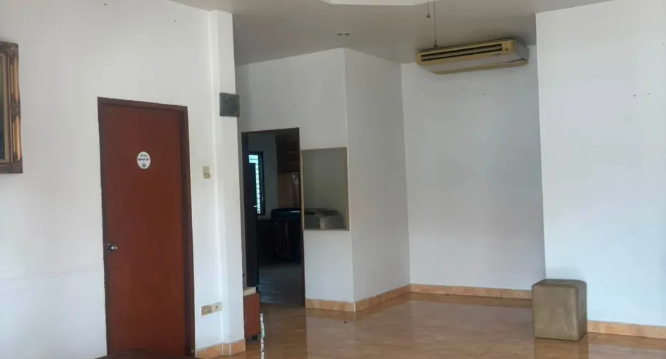 Haus zum Kauf mit 3 Zimmer in Bang Lamung, Chonburi