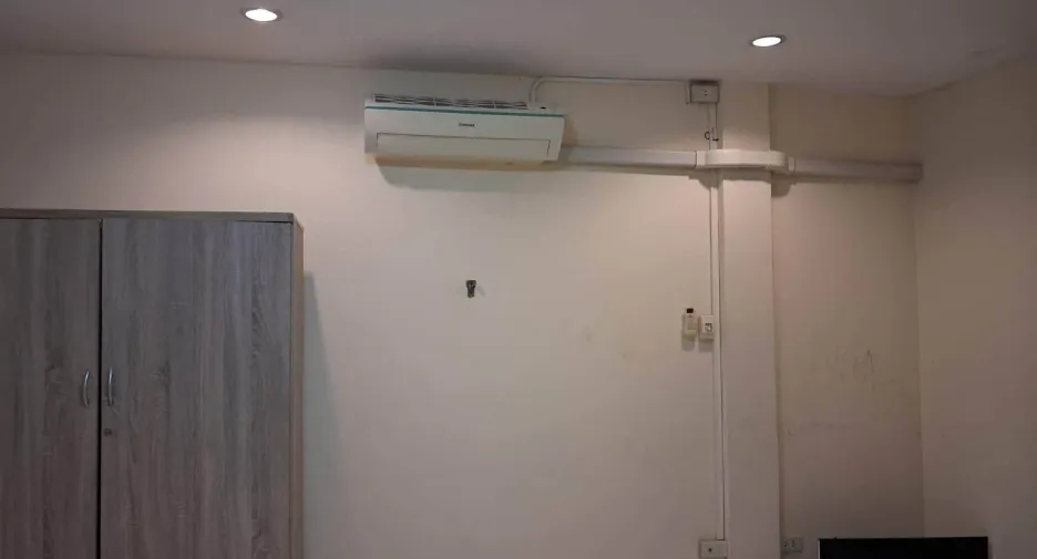 Gewerbefläche zum Kauf mit 3 Zimmer in Bang Lamung, Chonburi