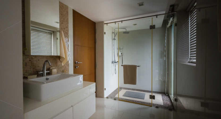 For sale 3 bedrooms condo in Bang Lamung, Chonburi