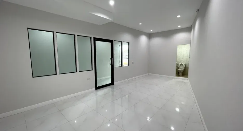 Продажа и аренда офис в Хатъяй, Songkhla
