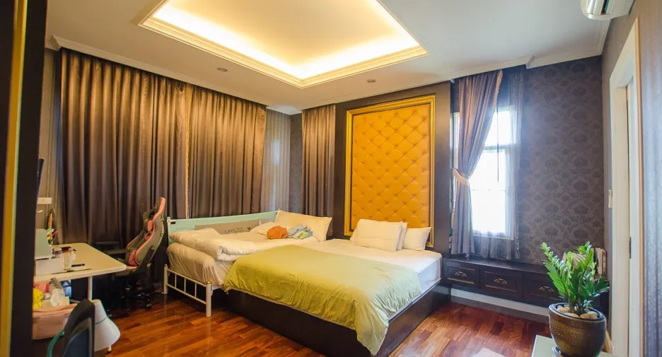 Casa en venta y en alquiler de 5 habitaciones en Mueang Samut Sakhon, Samut Sakhon
