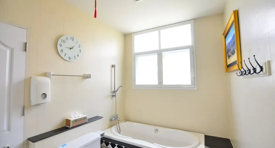 Casa en venta y en alquiler de 5 habitaciones en Mueang Samut Sakhon, Samut Sakhon