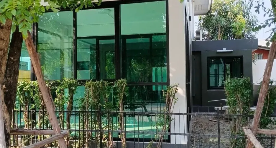 For rent 5 bedrooms house in Lam Luk Ka, Pathum Thani