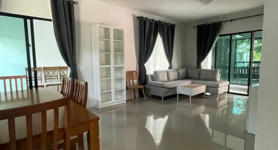 For rent 5 bedrooms house in Lam Luk Ka, Pathum Thani