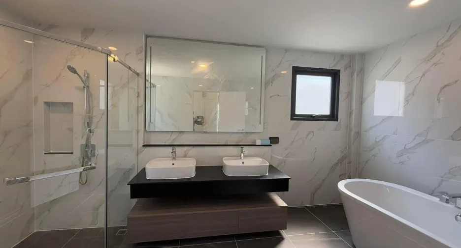 Casa en alquiler de 4 habitaciones en Sai Mai, Bangkok