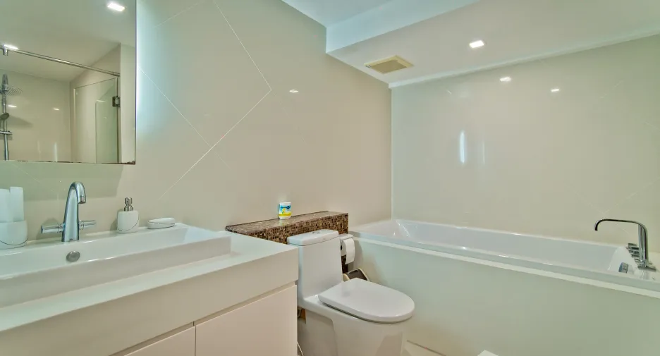 For sale 3 ベッドルーム condo in Bang Lamung, Chonburi