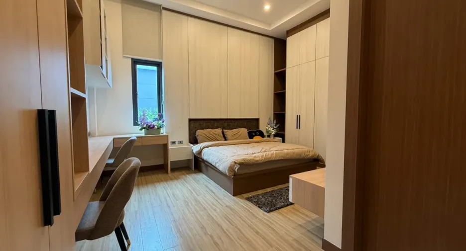 For rent and for sale 5 bedrooms house in Bang Lamung, Chonburi