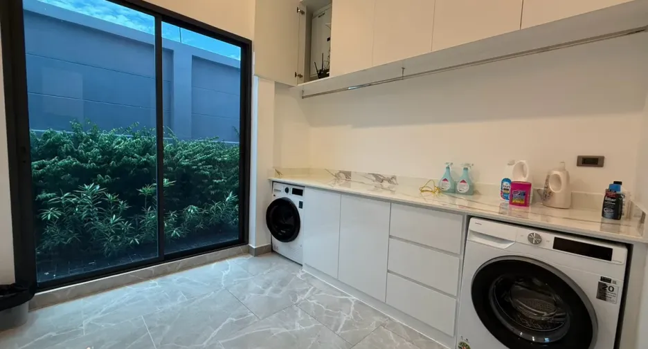 For rent and for sale 5 bedrooms house in Bang Lamung, Chonburi