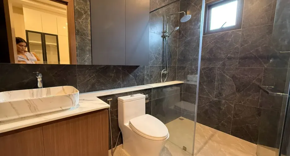For rent and for sale 5 bedrooms house in Bang Lamung, Chonburi