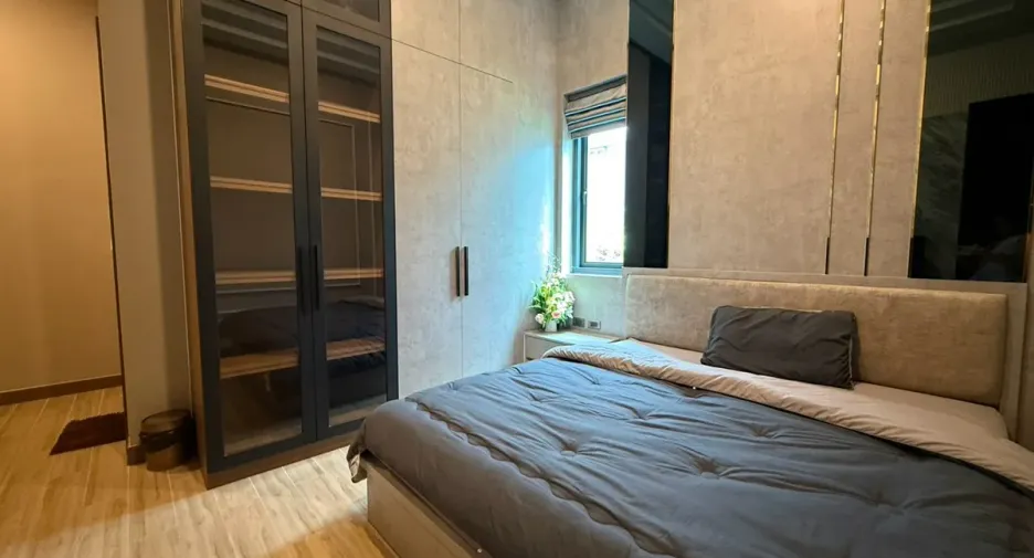 For rent and for sale 5 bedrooms house in Bang Lamung, Chonburi