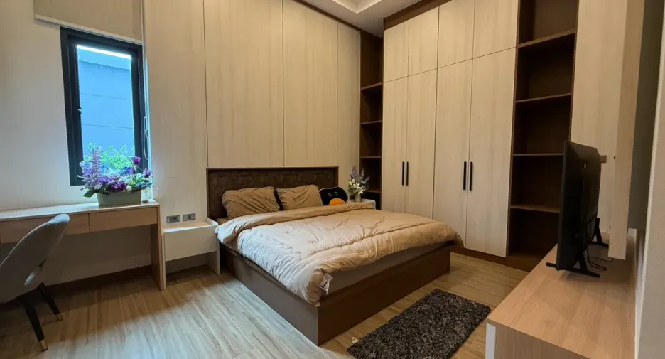 For rent and for sale 5 bedrooms house in Bang Lamung, Chonburi