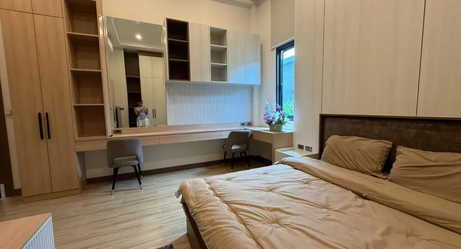 For rent and for sale 5 bedrooms house in Bang Lamung, Chonburi