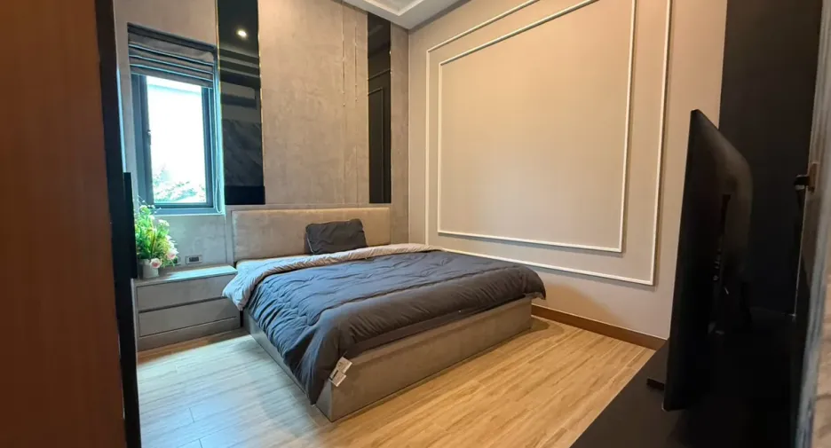 For rent and for sale 5 bedrooms house in Bang Lamung, Chonburi