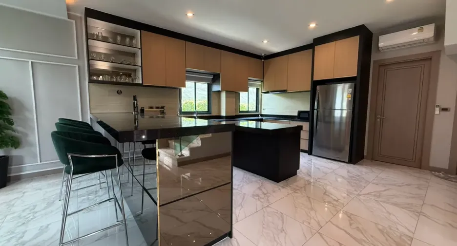 For rent and for sale 4 bedrooms house in Huay Yai, Pattaya