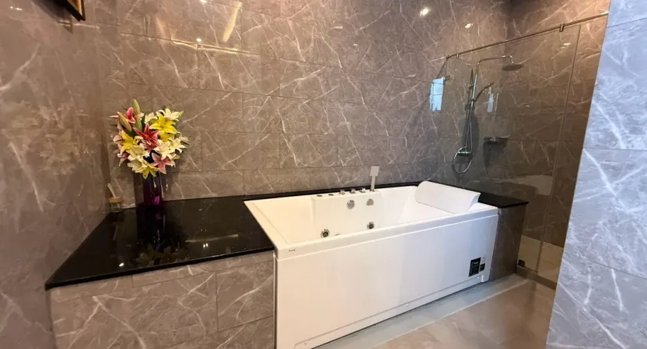 For rent and for sale 4 bedrooms house in Huay Yai, Pattaya