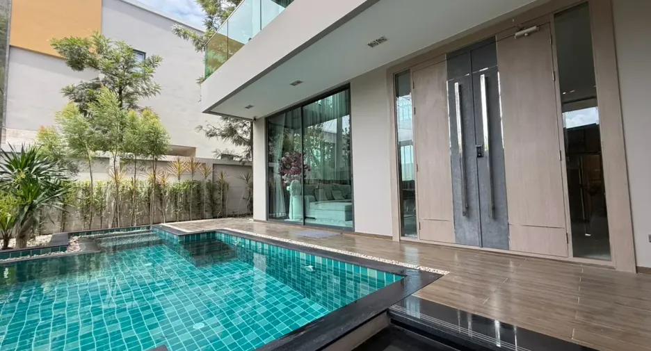 For rent and for sale 4 bedrooms house in Huay Yai, Pattaya