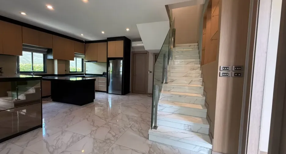 For rent and for sale 4 bedrooms house in Huay Yai, Pattaya