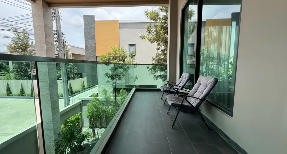 For rent and for sale 4 bedrooms house in Huay Yai, Pattaya