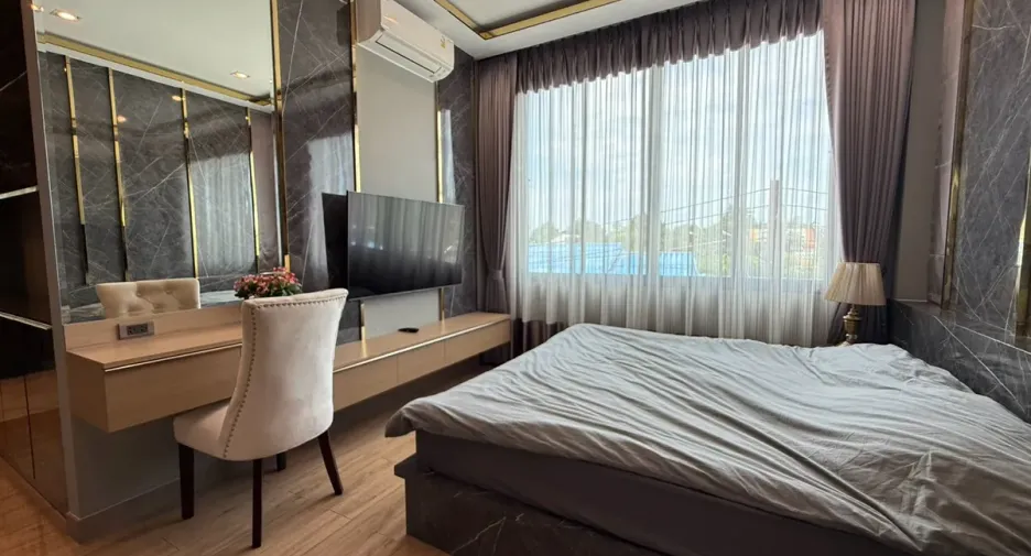 For rent and for sale 4 bedrooms house in Huay Yai, Pattaya