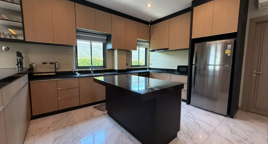 For rent and for sale 4 bedrooms house in Huay Yai, Pattaya