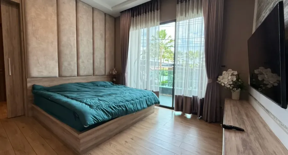 For rent and for sale 4 bedrooms house in Huay Yai, Pattaya