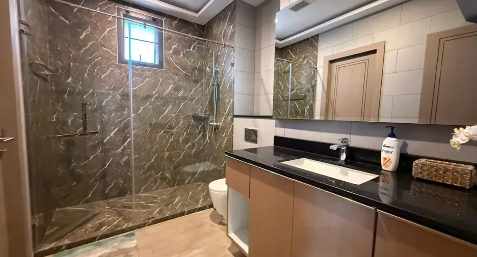 For rent and for sale 4 bedrooms house in Huay Yai, Pattaya