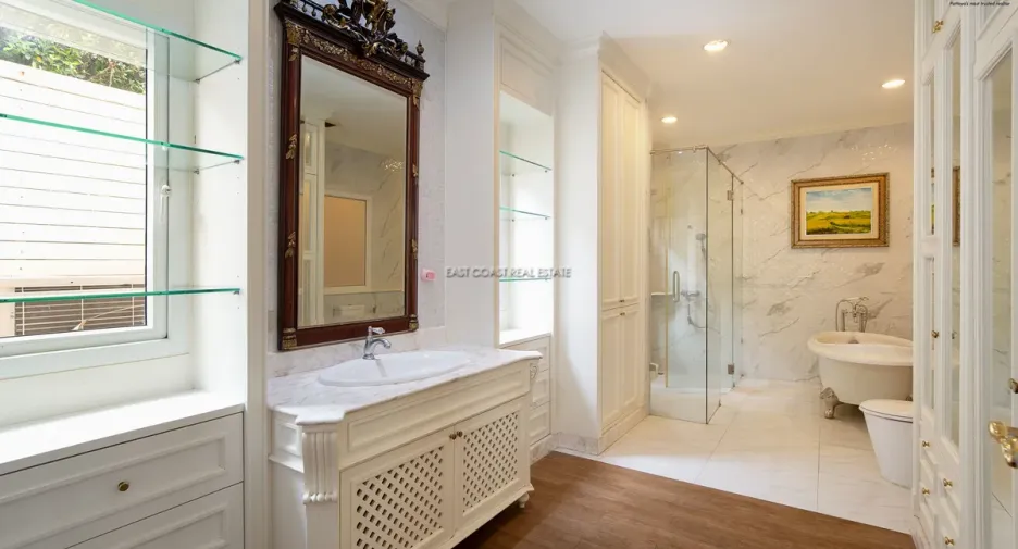 For rent and for sale 3 bedrooms house in Bang Lamung, Chonburi