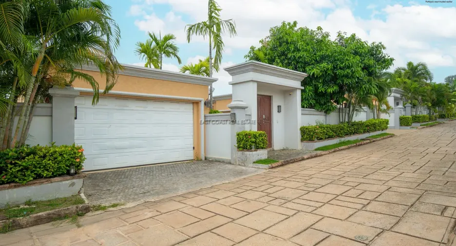 For rent and for sale 3 bedrooms house in Bang Lamung, Chonburi