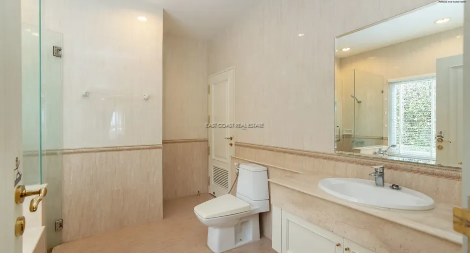 For rent and for sale 3 bedrooms house in Bang Lamung, Chonburi