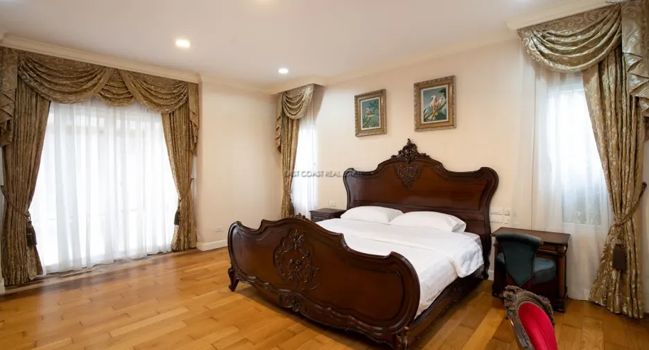For rent and for sale 3 bedrooms house in Bang Lamung, Chonburi