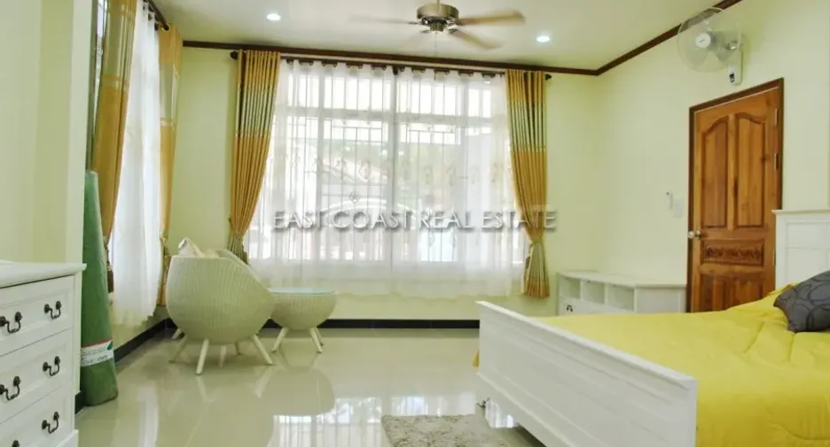 For rent and for sale 4 bedrooms house in Jomtien, Pattaya