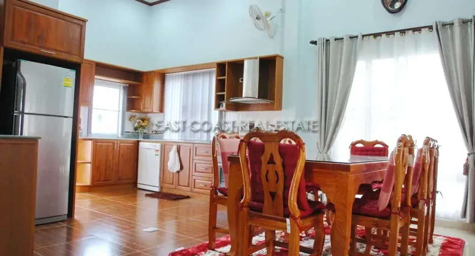For rent and for sale 4 bedrooms house in Jomtien, Pattaya