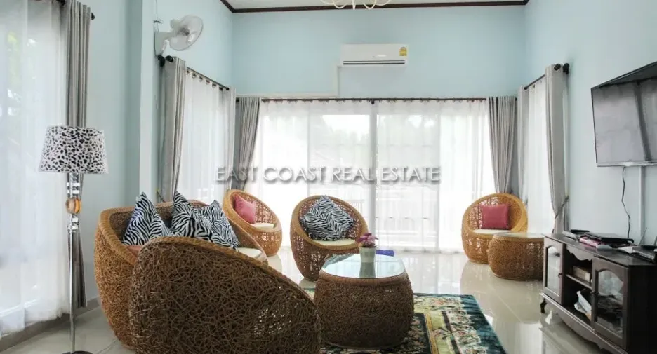 For rent and for sale 4 bedrooms house in Jomtien, Pattaya