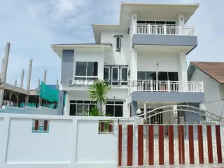 For Rent 4 Bedroom House In Bang Lamung, Chonburi
