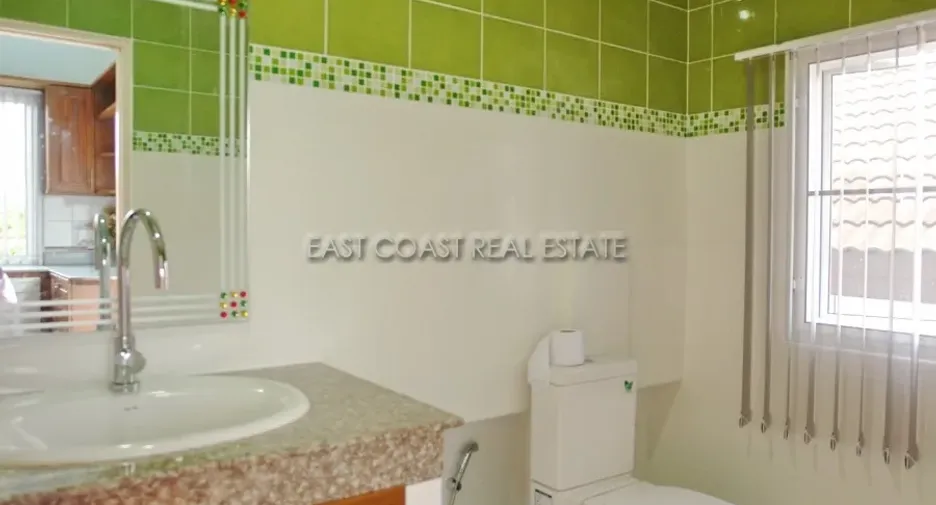 For rent and for sale 4 bedrooms house in Jomtien, Pattaya