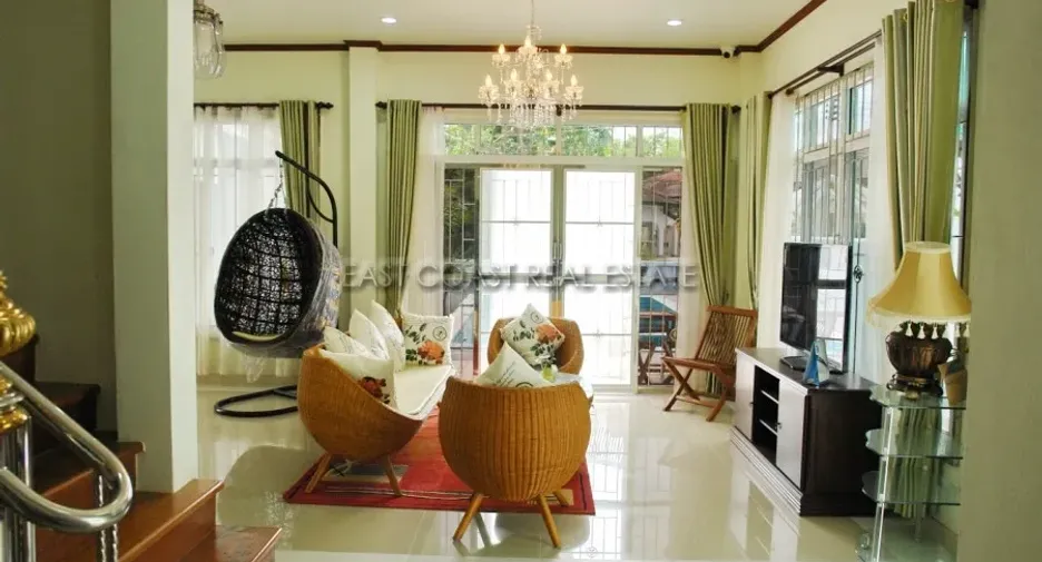 For rent and for sale 4 bedrooms house in Jomtien, Pattaya