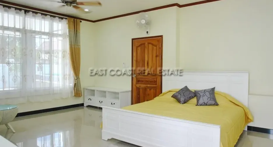 For rent and for sale 4 bedrooms house in Jomtien, Pattaya