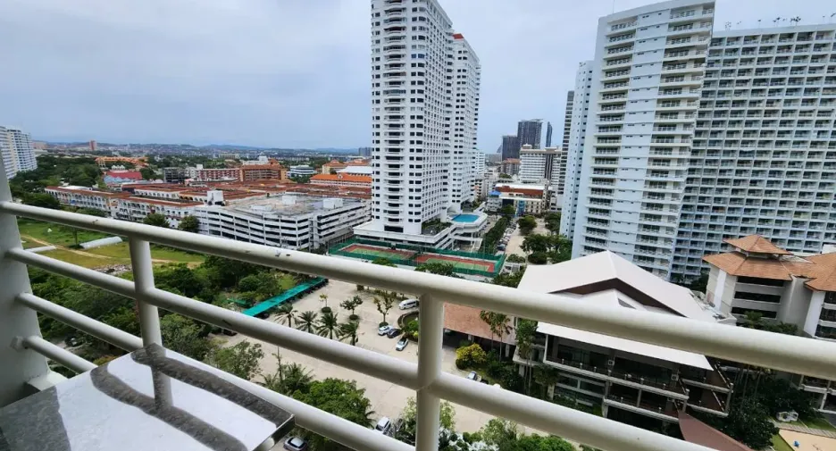 For rent and for sale 1 bed condo in Bang Lamung, Chonburi